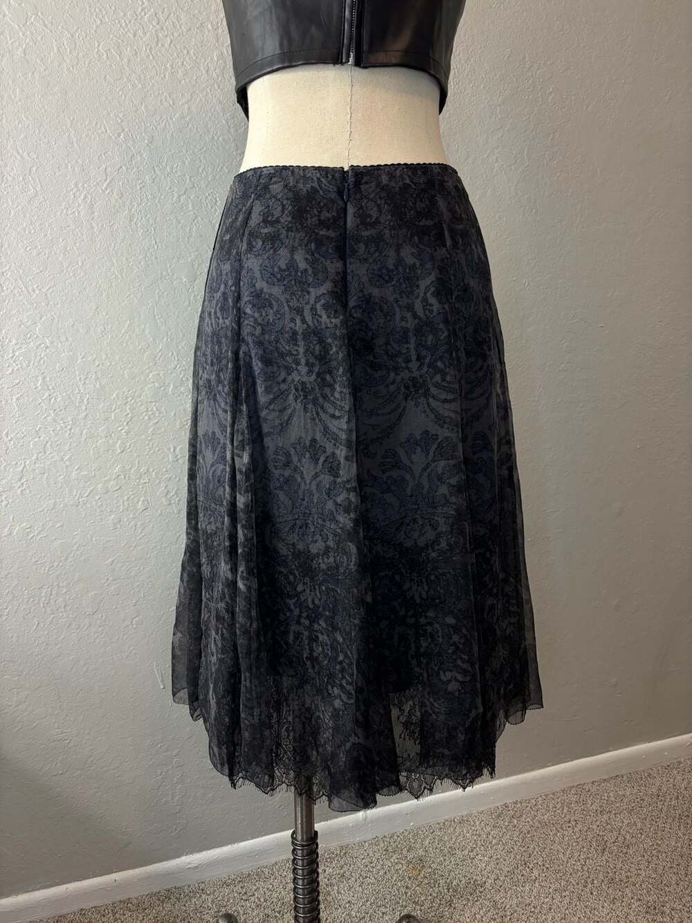 Elie Tahari Black Damask Print Midi Skirt with Lace Trim - Picture 8 of 12